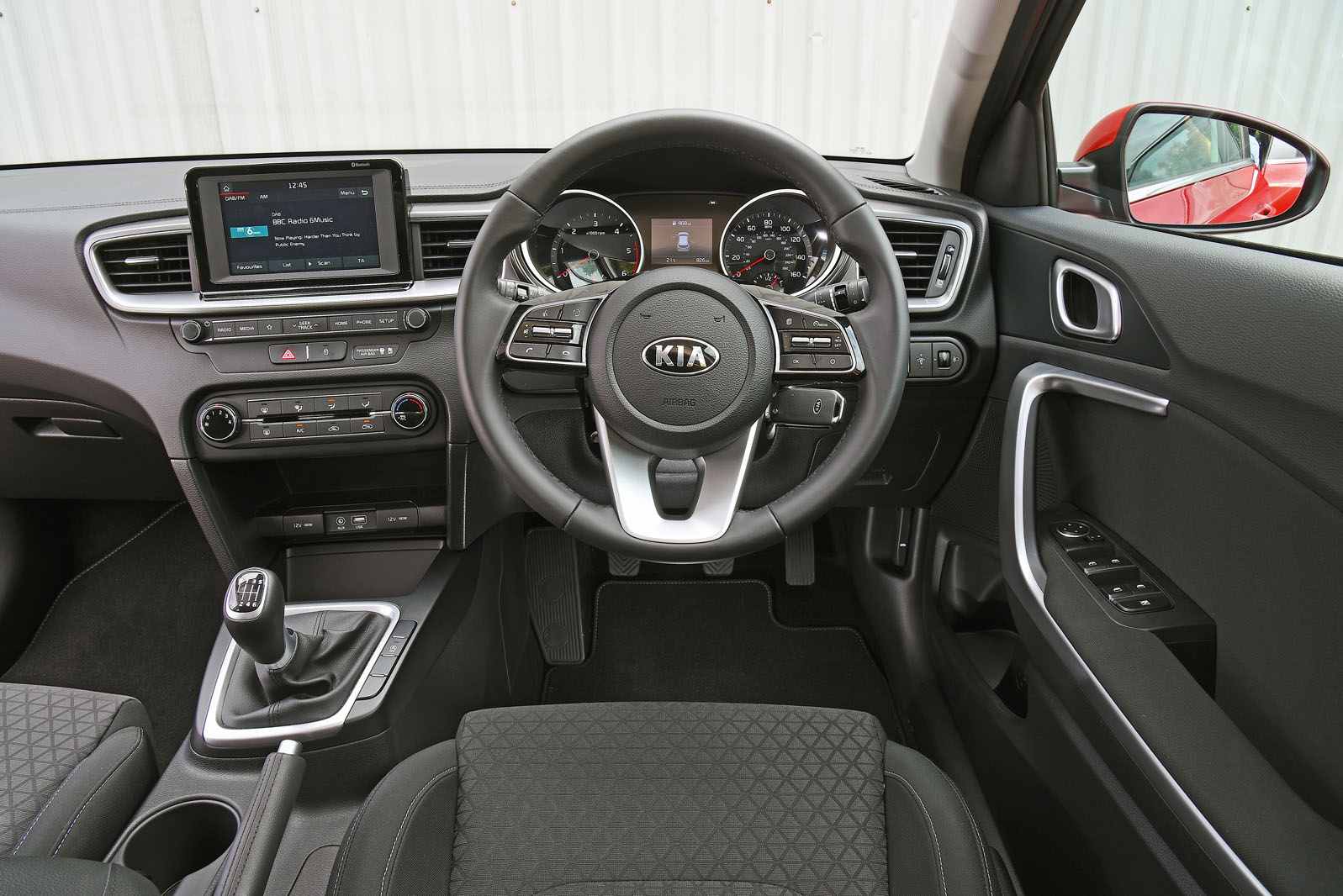 Kia Ceed 2018 road test review dashboard