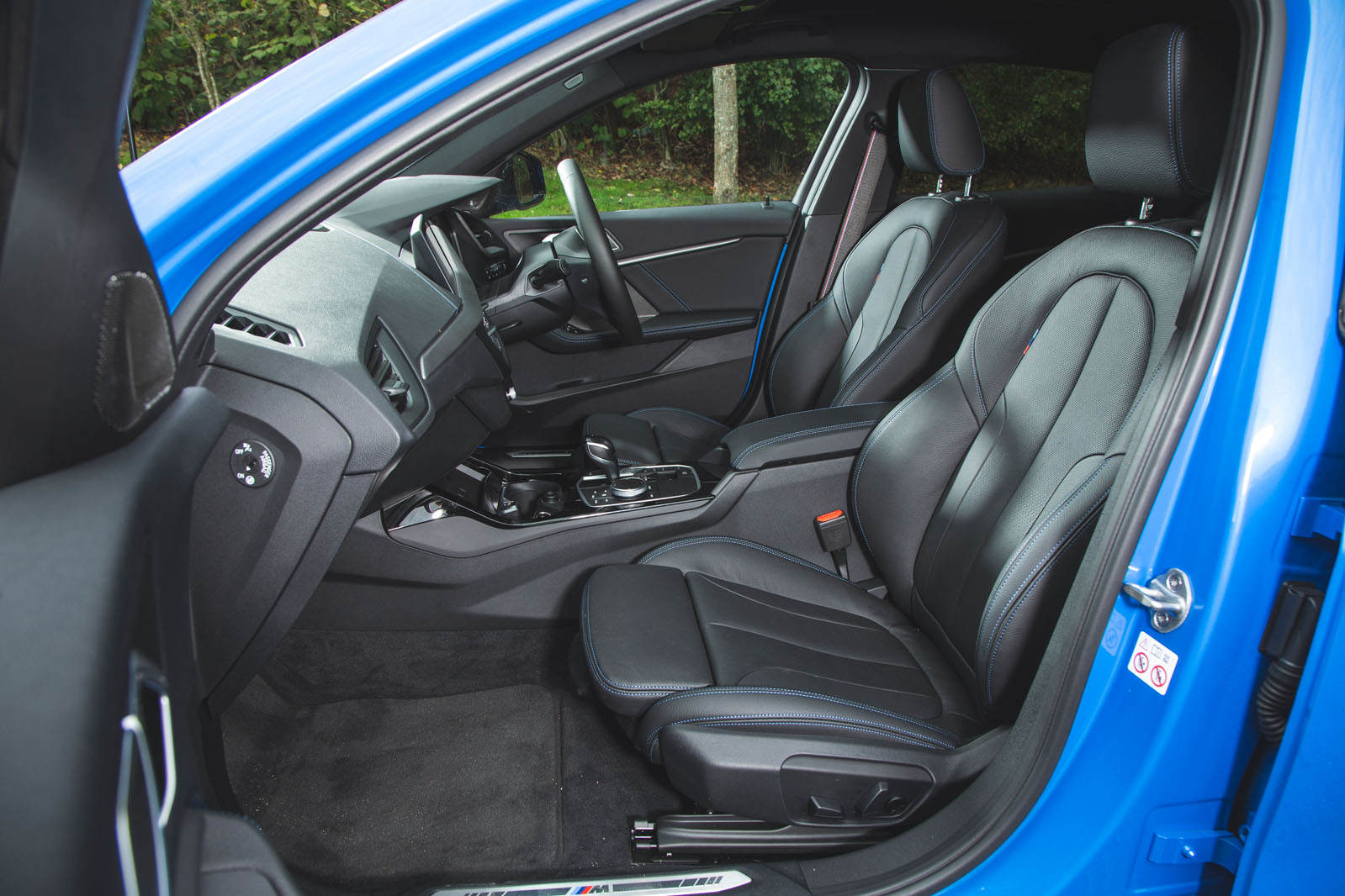BMW 1 Series 118i 2019 road test review - front seats