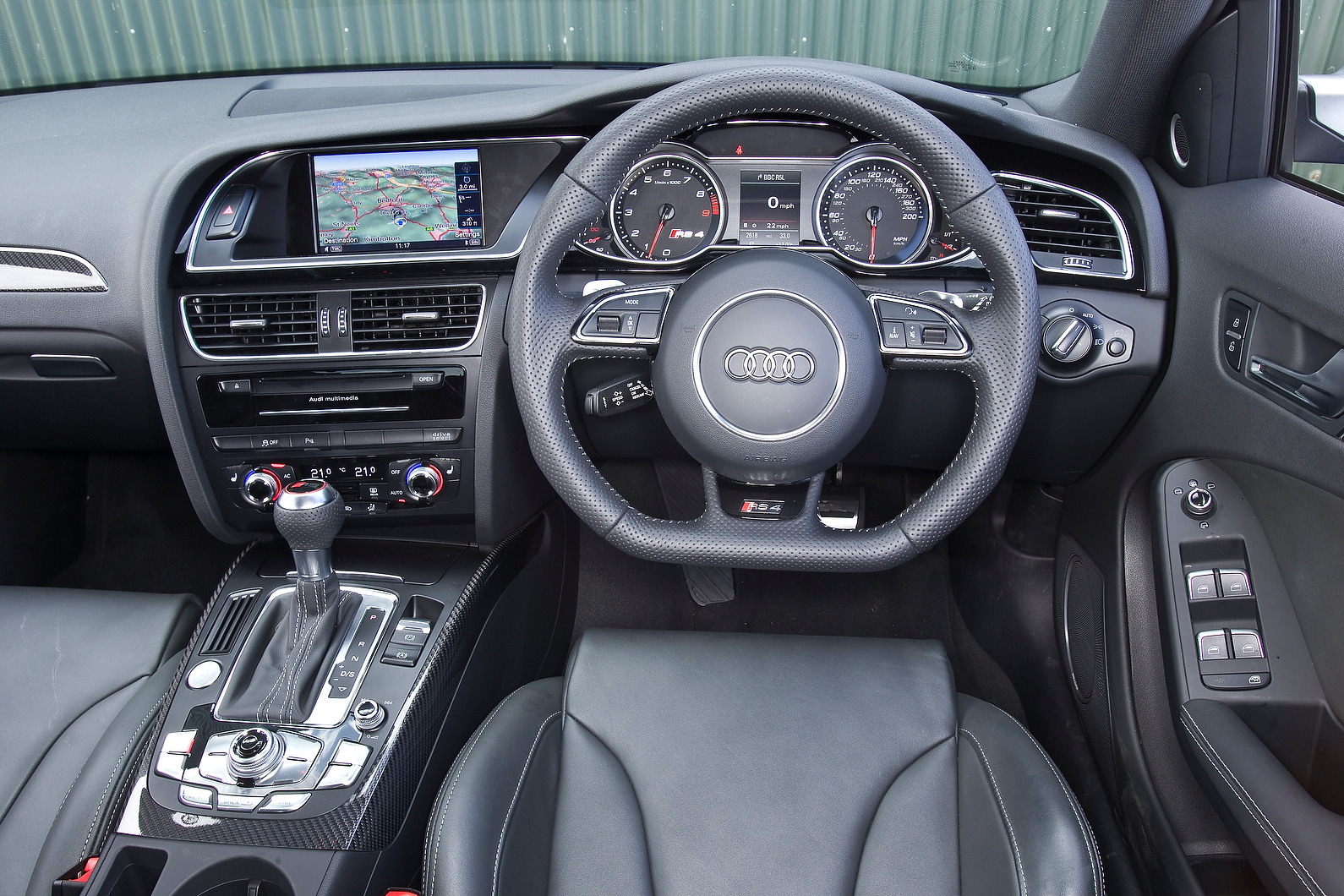 Audi RS4 Avant driver's seat