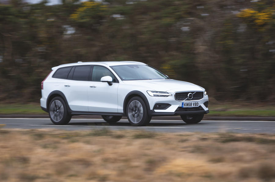 Volvo V60 Cross Country 2019 UK first drive review - hero front