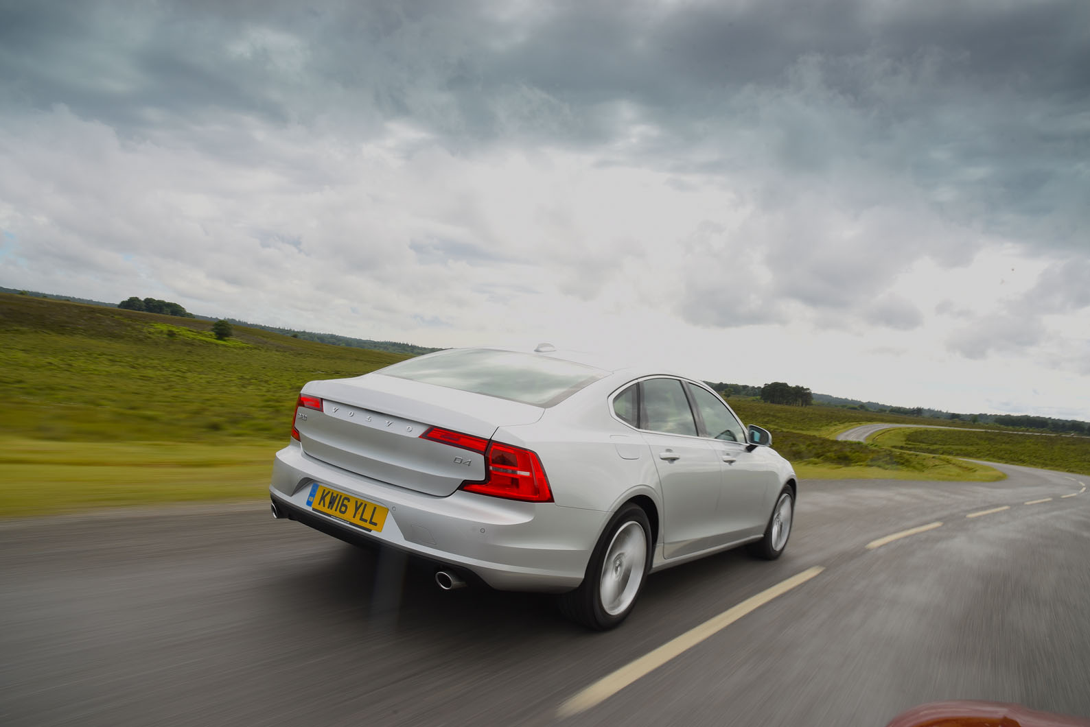 Volvo S90 rear